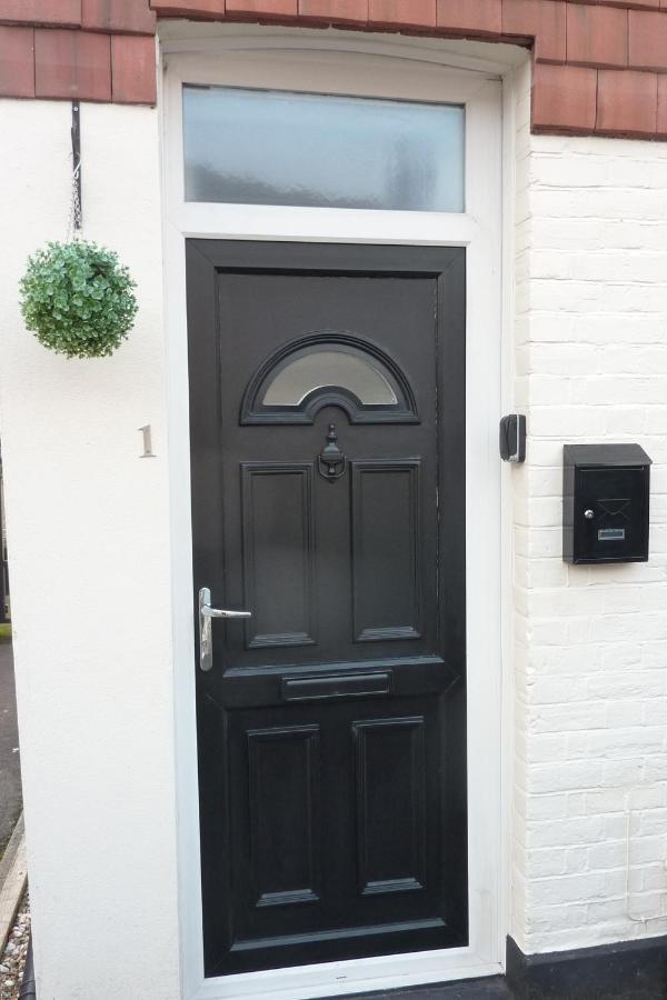A Wonderful Place In The Hub Of The City, Yet On The Edge Of The Countryside Salisbury Exterior foto